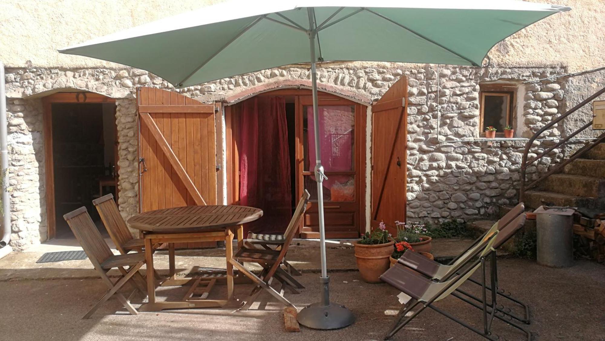 La Cirerole Hotel Casteil Exterior foto